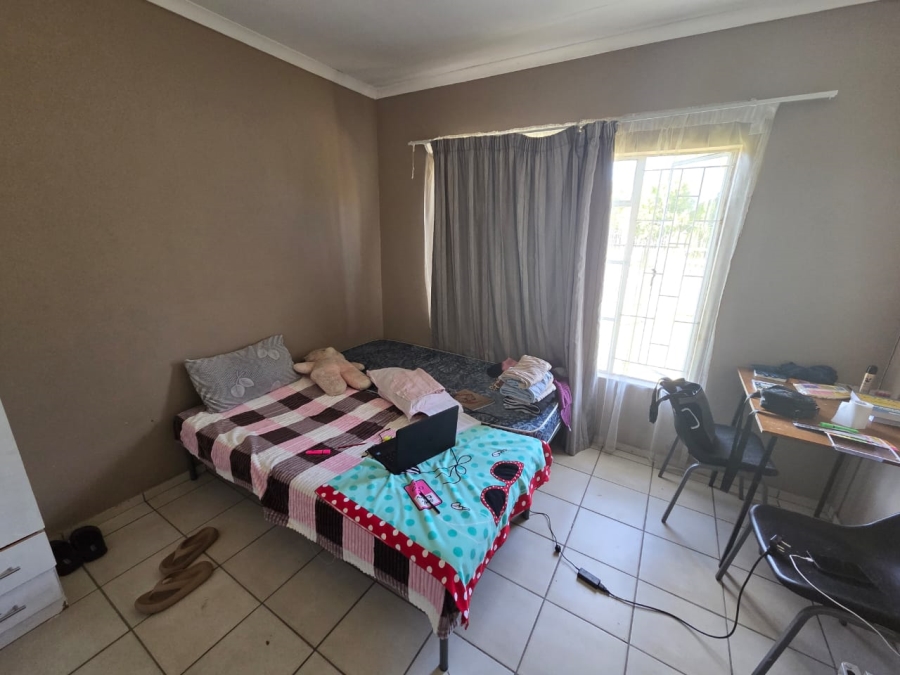 8 Bedroom Property for Sale in Brandwag Free State